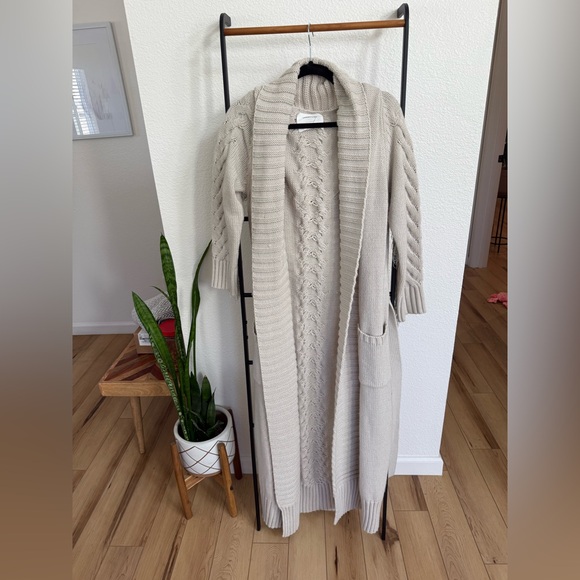 Understated Leather Rodeo Robe - Picture 7 of 7